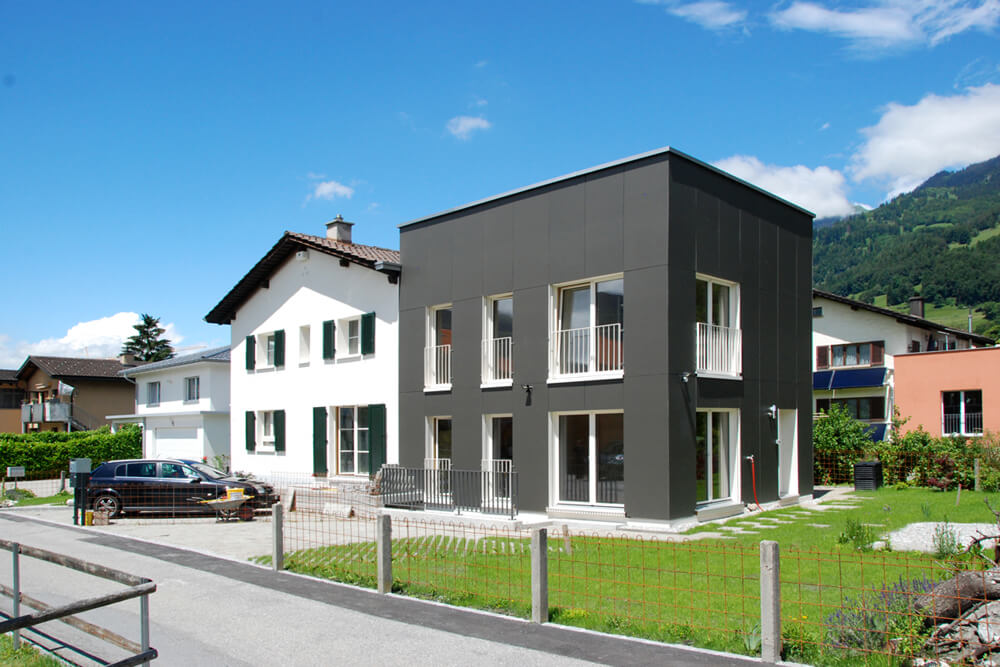 Wohnqualität durch verdichtetes Bauen mit horizontaler Verdichtung - Brändli Gioia Architekten GmbH, Igis